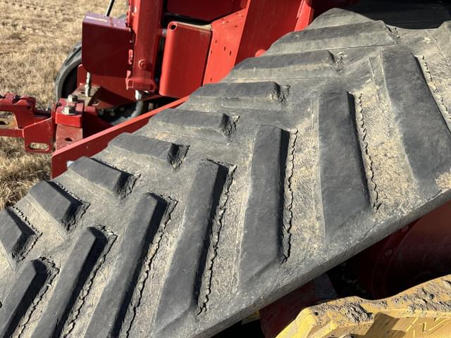 Image of Versatile 500DT equipment image 2