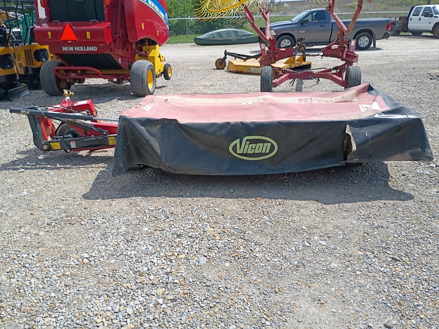 2016 Vicon 124 Equipment Image0