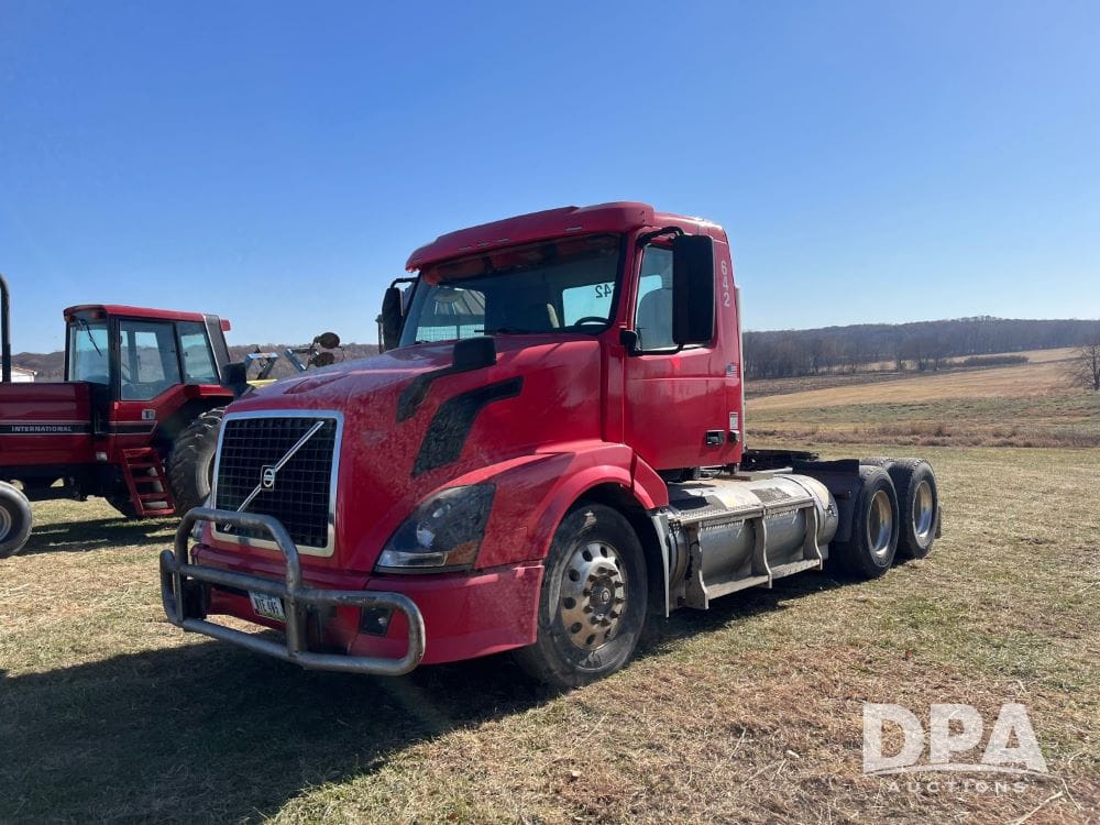 2016 Volvo VNL64T300 Equipment Image0