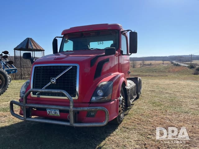 Image of Volvo VNL64T300 equipment image 1