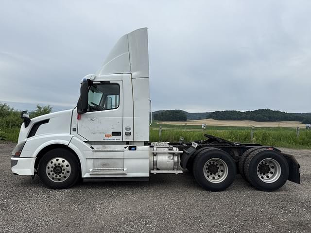 Image of Volvo D11 equipment image 1