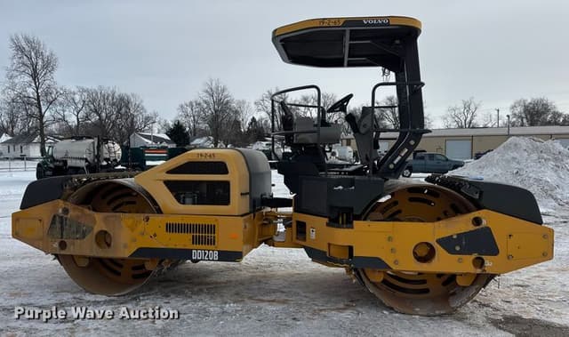 Image of Volvo DD120B equipment image 3