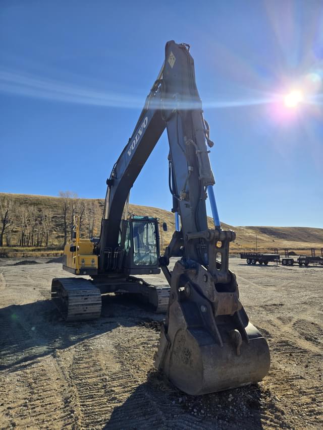 Image of Volvo EC220DL equipment image 3