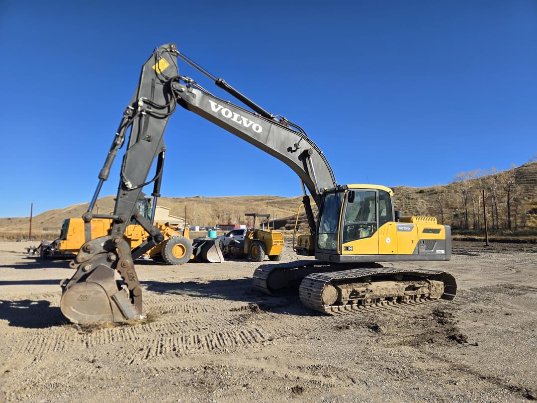 Image of Volvo EC220DL Primary image