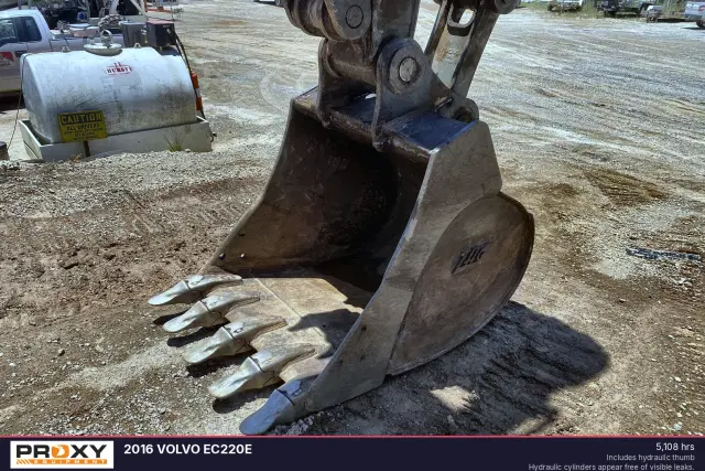 Image of Volvo EC220EL equipment image 2