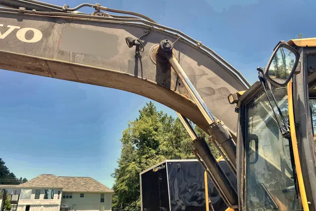 Image of Volvo EC220EL equipment image 4