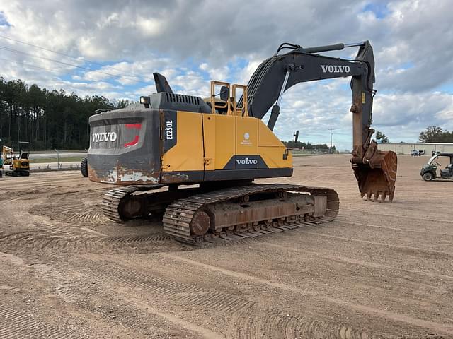 Image of Volvo EC250EL equipment image 4