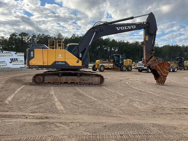 Image of Volvo EC250EL equipment image 3