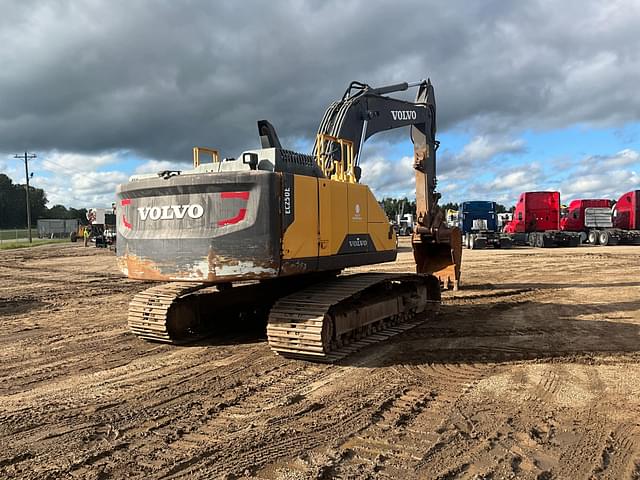 Image of Volvo EC250EL equipment image 4