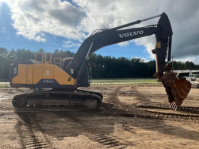 Image of Volvo EC250EL equipment image 3