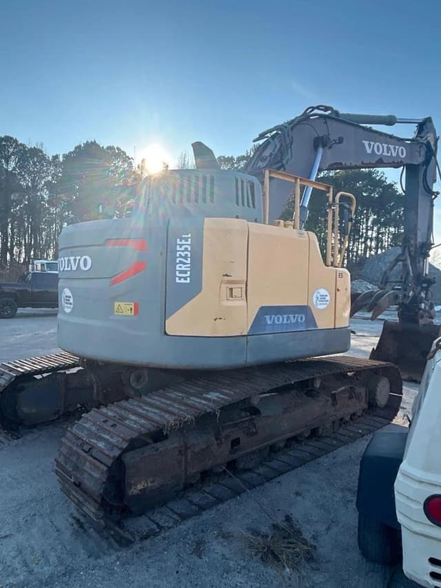 Image of Volvo ECR235EL equipment image 2