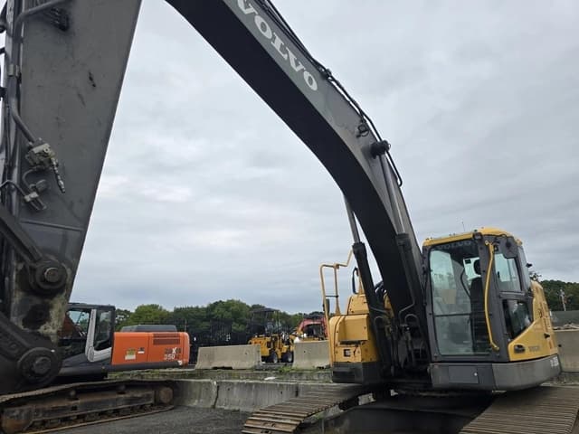 Image of Volvo ECR305CL equipment image 3