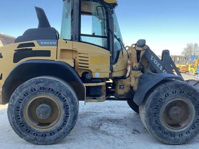 Image of Volvo L45H equipment image 4