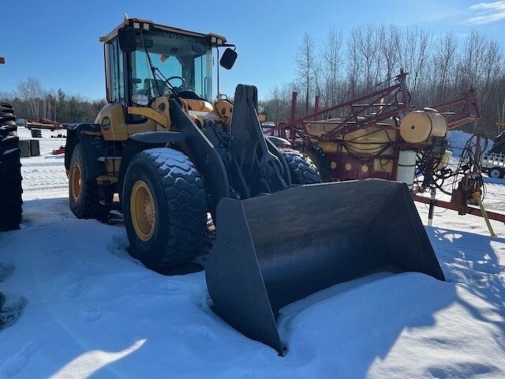 2016 Volvo L90H Equipment Image0