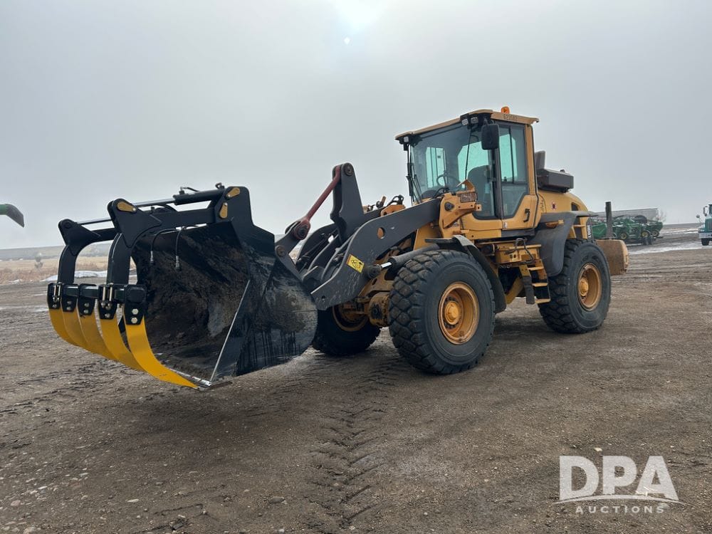 2016 Volvo L90H Equipment Image0