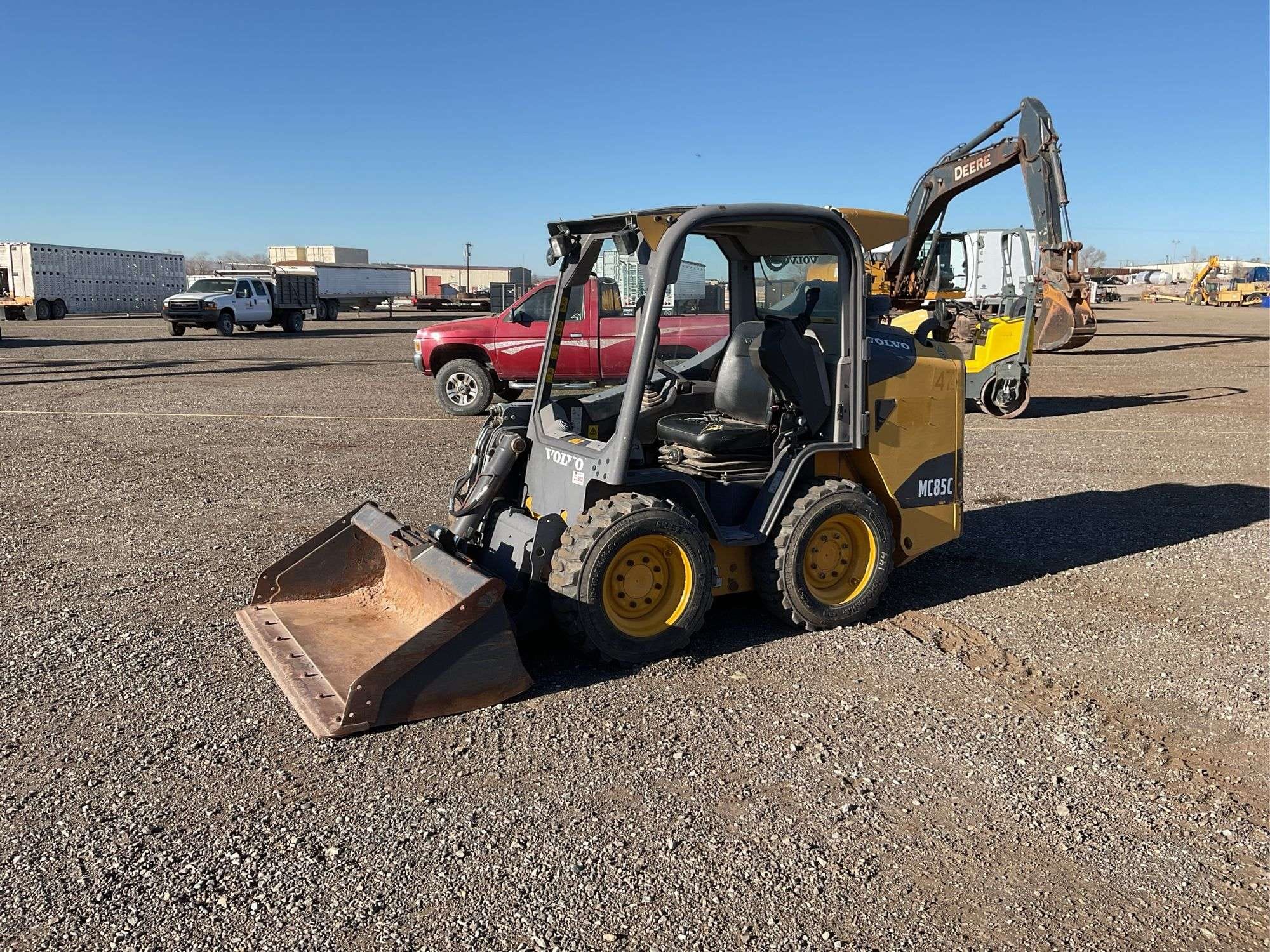 2016 Volvo MC85C Equipment Image0