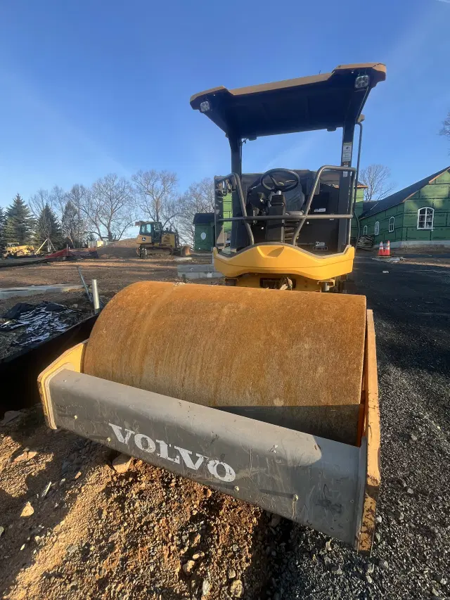 Image of Volvo SD75B equipment image 3