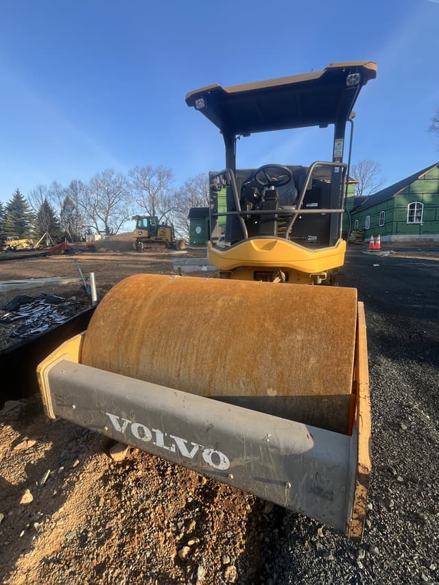 Image of Volvo SD75B equipment image 3