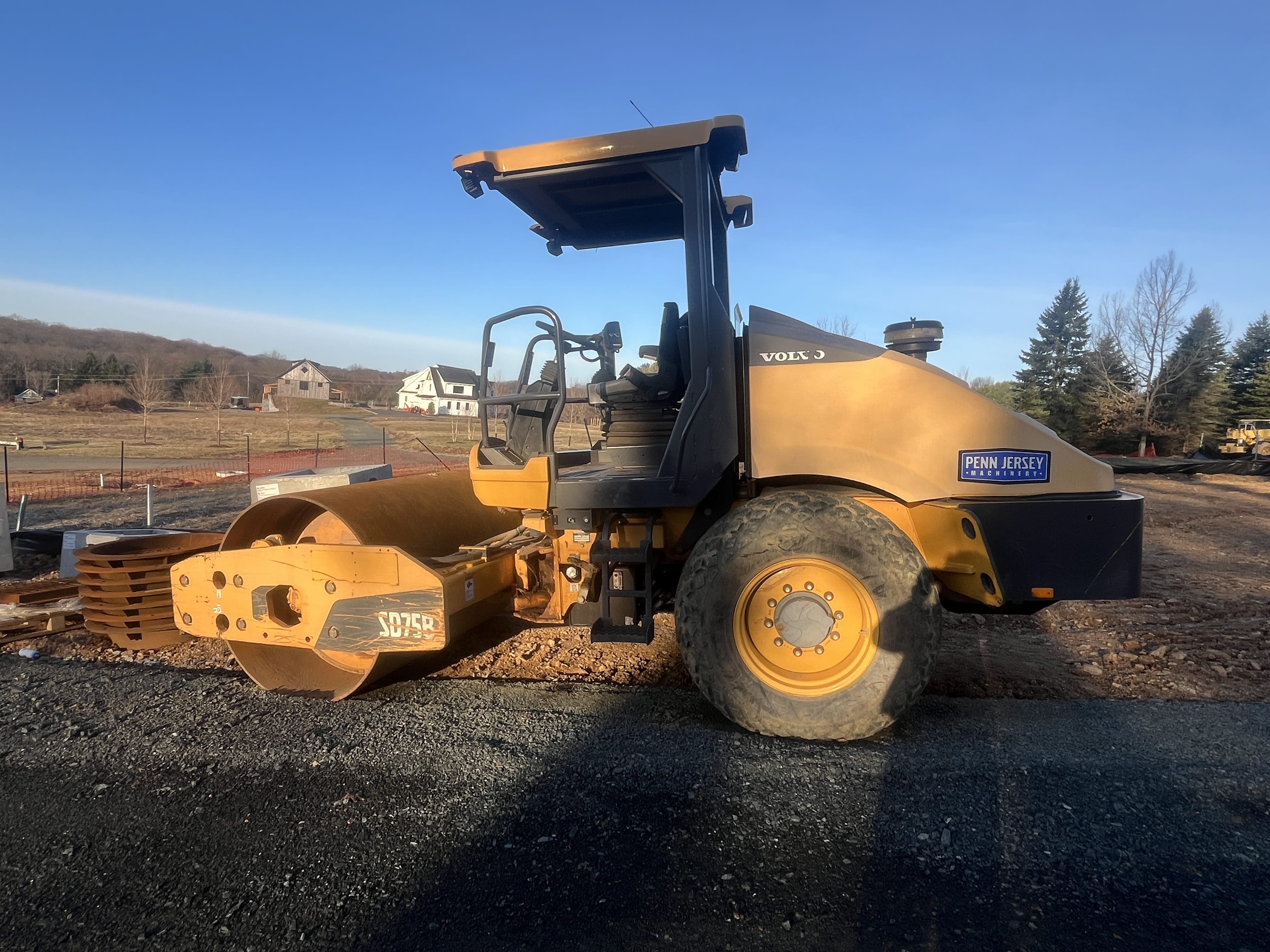 2016 Volvo SD75B Equipment Image0