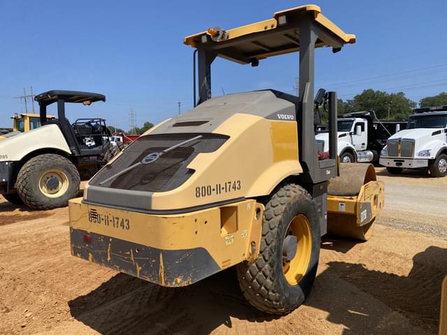 Image of Volvo SD75B equipment image 2