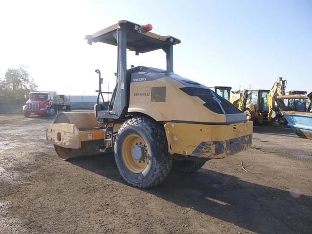 Image of Volvo SD75B equipment image 3