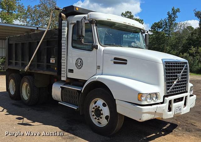 Image of Volvo VHD equipment image 2