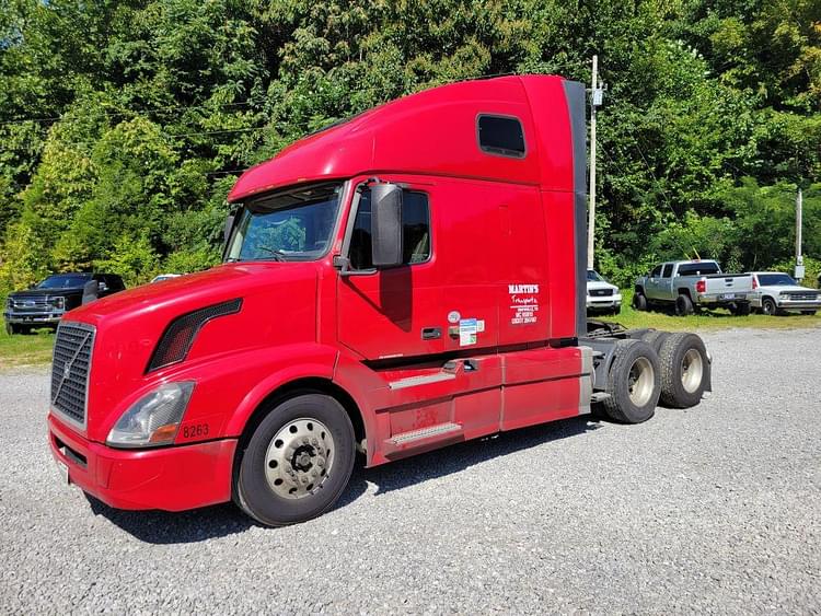 2016 Volvo VHD Equipment Image0