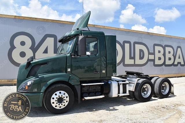 Image of Volvo VNL equipment image 3