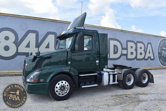 Image of Volvo VNL equipment image 1