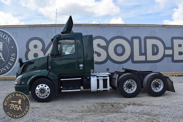 Image of Volvo VNL equipment image 3
