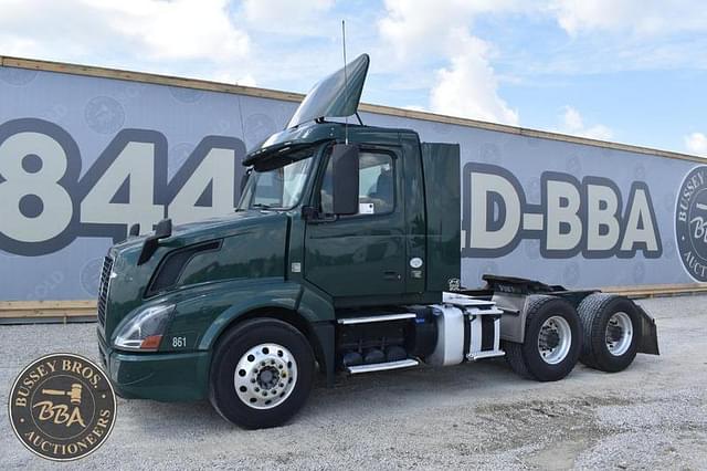 Image of Volvo VNL equipment image 2