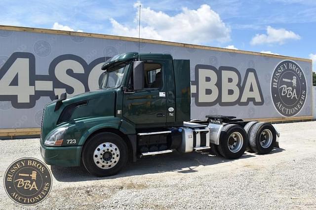 Image of Volvo VNL equipment image 2