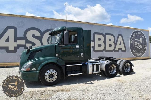Image of Volvo VNL equipment image 3