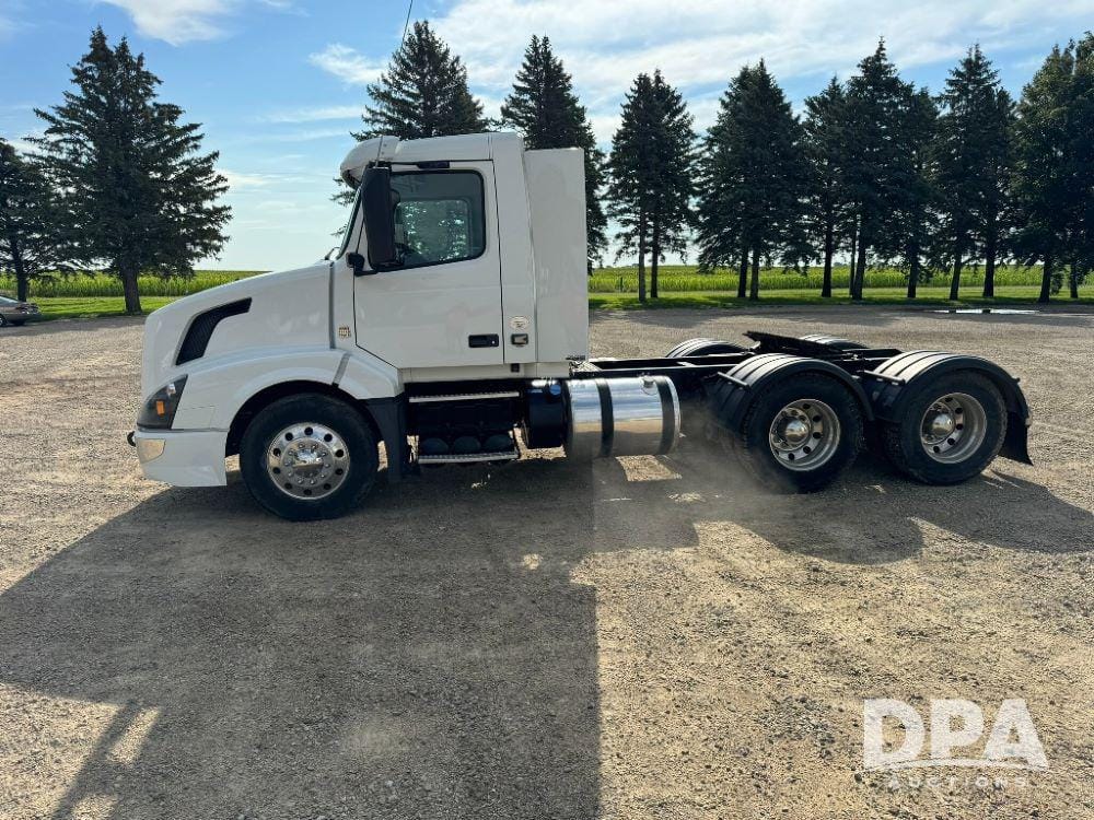 Main image Volvo VNL