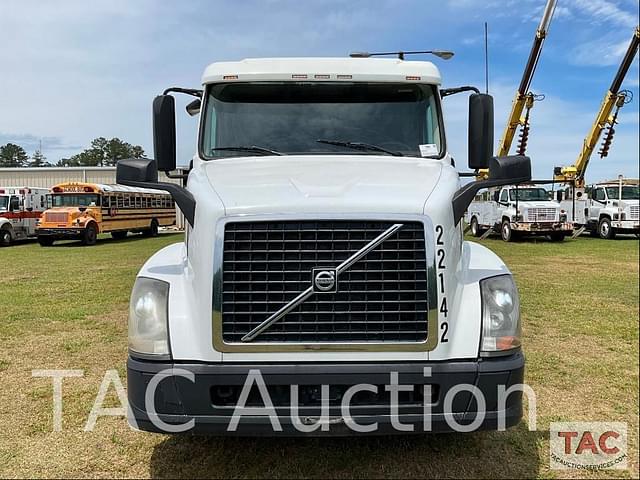 Image of Volvo VNL equipment image 3