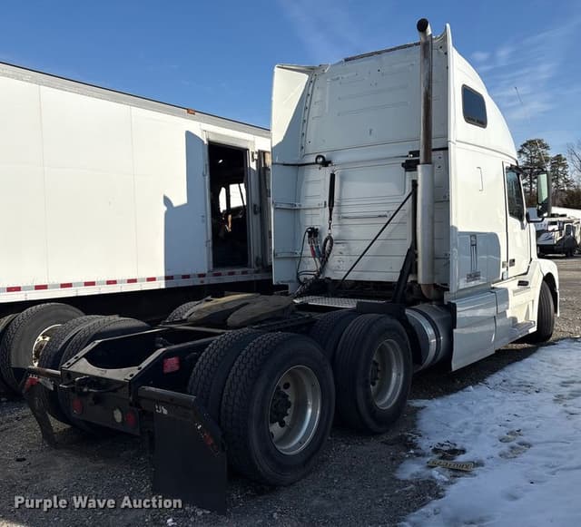 Image of Volvo VNL equipment image 3
