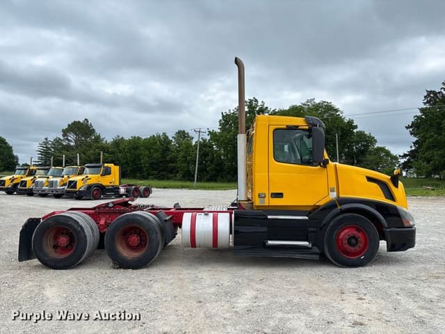 Image of Volvo VNL equipment image 3
