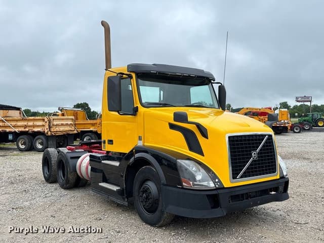Image of Volvo VNL equipment image 2