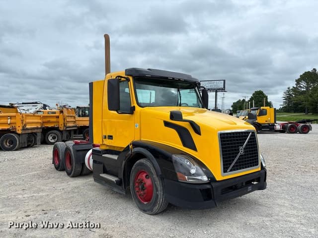Image of Volvo VNL equipment image 2