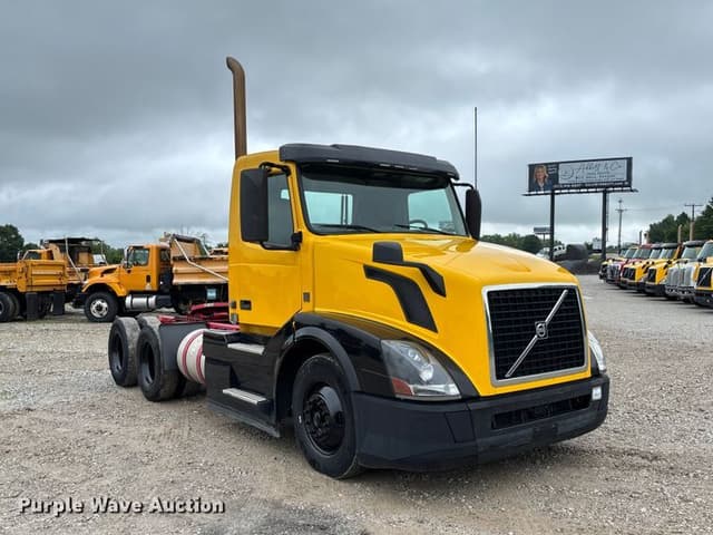 Image of Volvo VNL equipment image 2