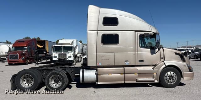 Image of Volvo VNL equipment image 3