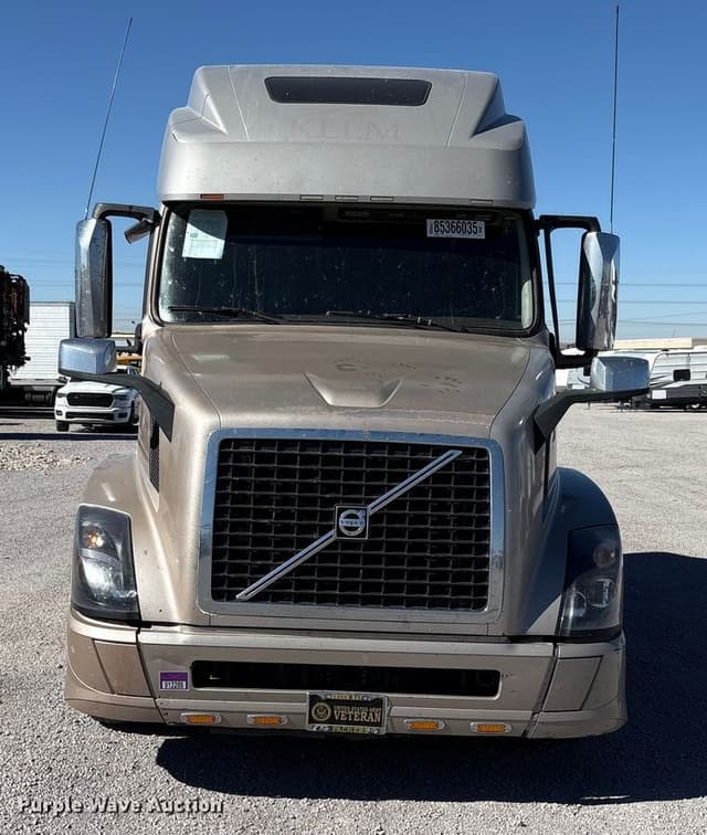 Image of Volvo VNL equipment image 1