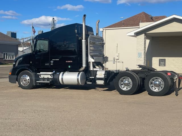 Image of Volvo VNL equipment image 3