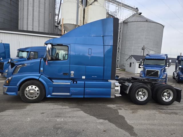 Image of Volvo VNL equipment image 1