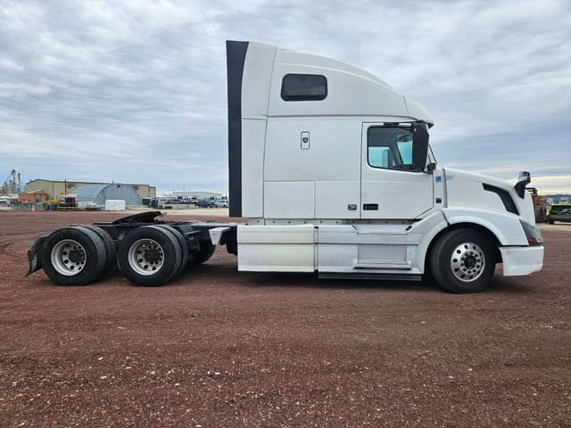 Image of Volvo VNL equipment image 4