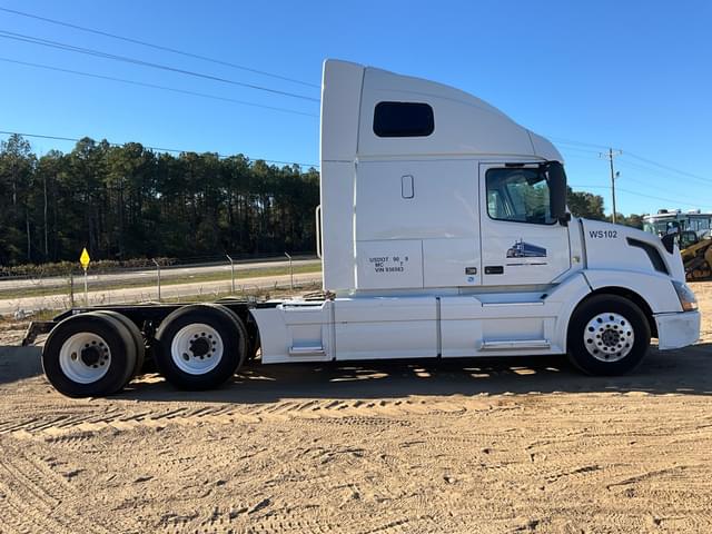 Image of Volvo VNL equipment image 3