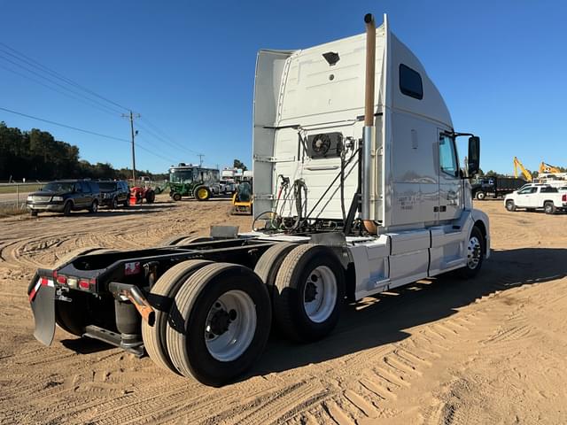 Image of Volvo VNL equipment image 4