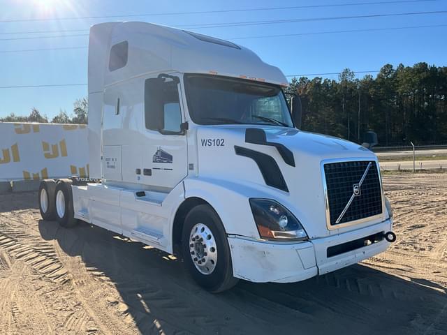 Image of Volvo VNL equipment image 2