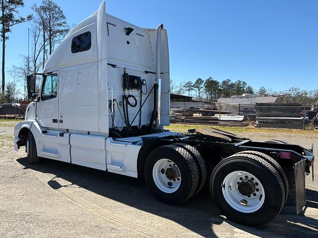 Image of Volvo VNL equipment image 1