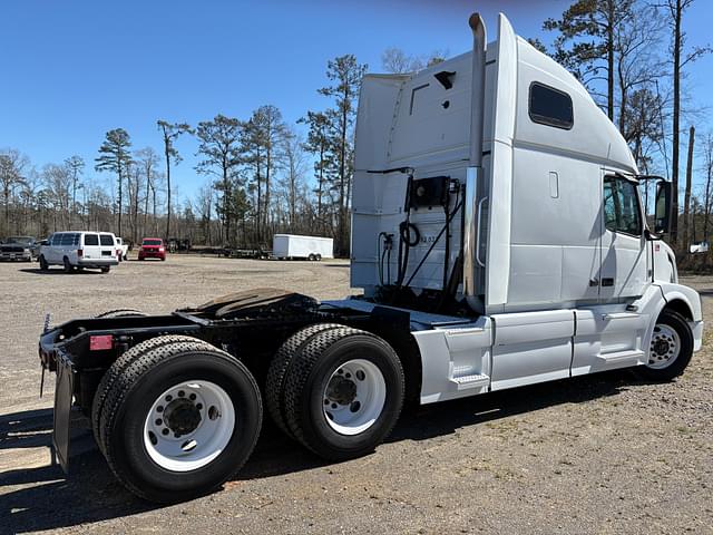 Image of Volvo VNL equipment image 3